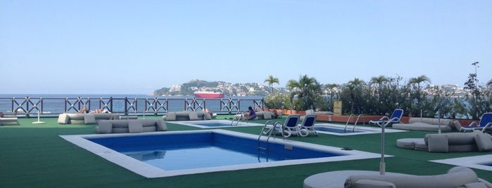 Club Oasis is one of Favorite places in Acapulco (:.