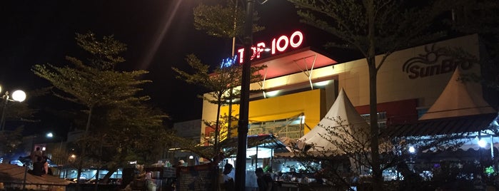 Mall Top 100 is one of Must-visit Malls in Batam.