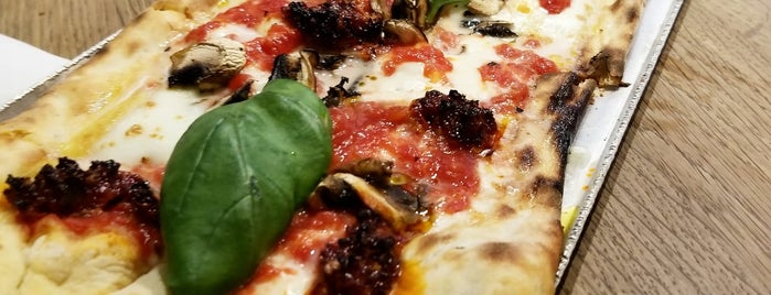 Mangia Pizza Firenze is one of Lieux qui ont plu à Shrutika.
