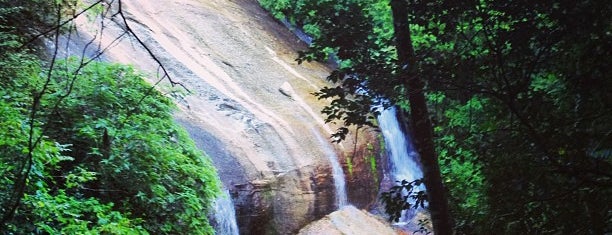Cachoeira dos 3 Tombos (Feiticeira) is one of Locais salvos de Carlos.
