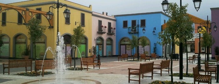Cilento Outlet Village is one of Lugares favoritos de Caterina.