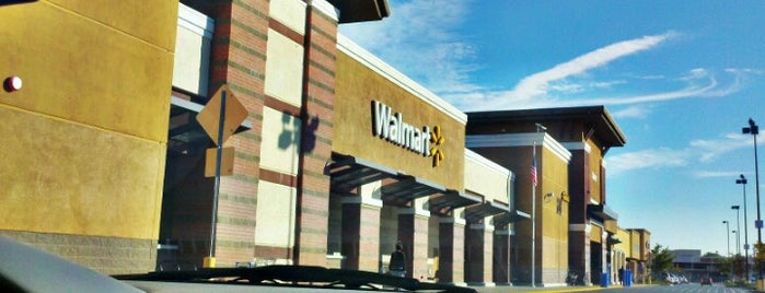Walmart Supercenter is one of สถานที่ที่ Oliver ถูกใจ.