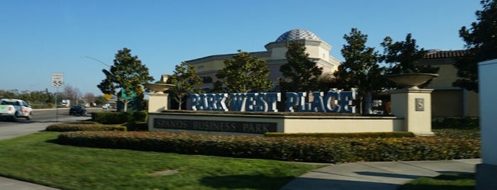 Park West Place is one of สถานที่ที่ John ถูกใจ.