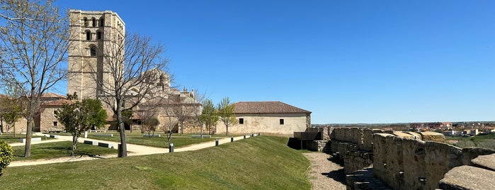 Castillo de Zamora is one of Orte, die Alberto gefallen.