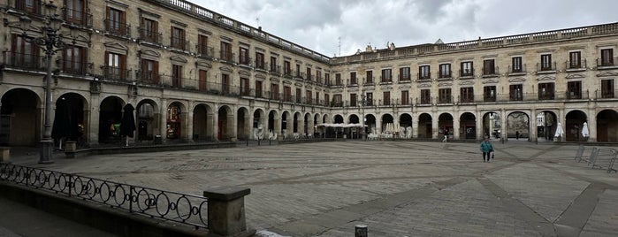 Plaza de España (Plaza Nueva) / Espainia plaza (Plaza Berria) is one of 56. Araba.