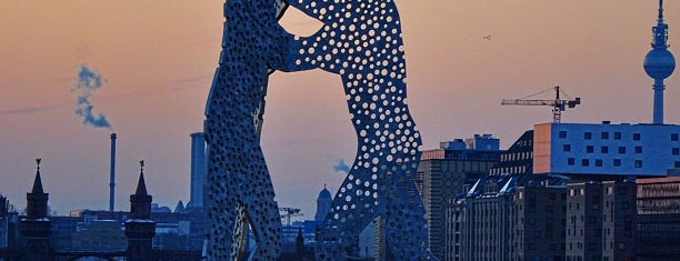 Molecule Man is one of Alexiさんのお気に入りスポット.