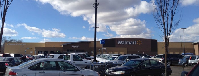 Walmart Supercenter is one of สถานที่ที่ Richie ถูกใจ.