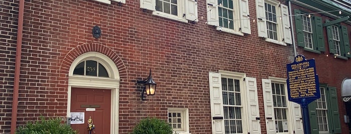 Philadelphia Sketch Club is one of Midtown Village.