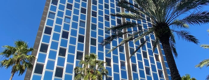 407 Lincoln Road Building is one of Lugares favoritos de Enrique.
