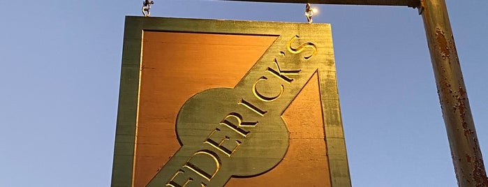 Federick's Restaurant is one of Elisa'nın Beğendiği Mekanlar.