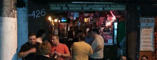 A Gruta Rock Bar is one of Tempat yang Disimpan Leonardo.