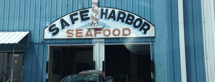 Safe Harbor Seafood Market is one of Steven'in Beğendiği Mekanlar.