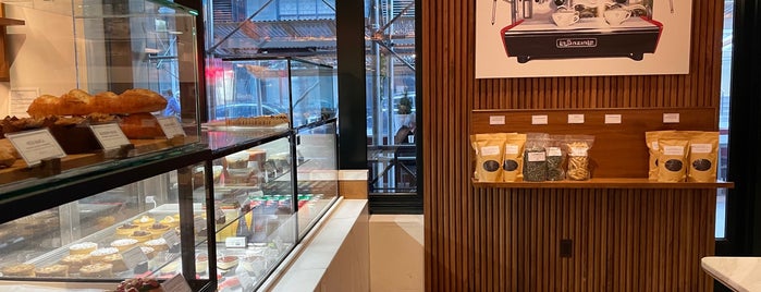 Leonelli Bakery is one of NYC: Caffeine & Sugar.