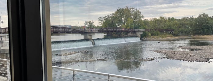 Iowa River Power Restaurant is one of IC/CR.