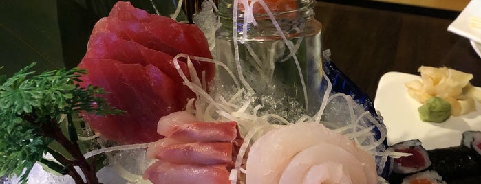 Okinawa Sushi is one of สถานที่ที่ Jerry ถูกใจ.