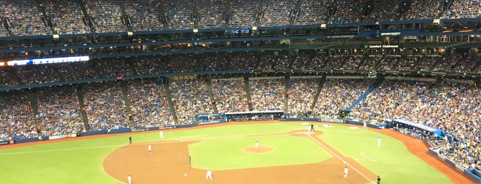 Rogers Centre is one of Lieux qui ont plu à Ronaldo.