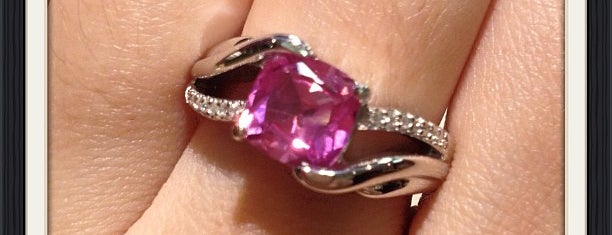 Helzberg Diamonds is one of Vonnie's Fave Shopping.