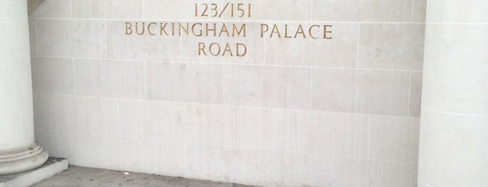 123 Buckingham Palace Road is one of Anastasiya 님이 저장한 장소.