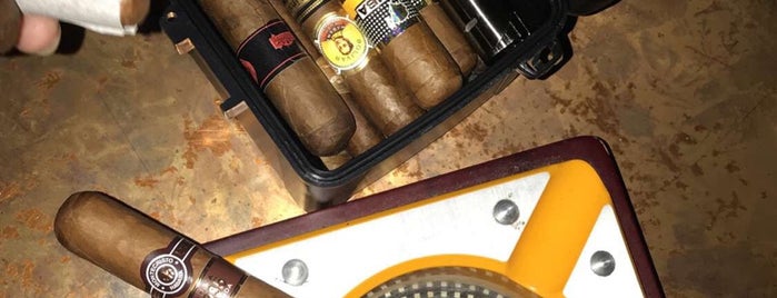 Buena Vista Cigar Club is one of Posti che sono piaciuti a T.