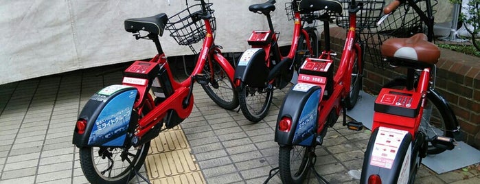 A2-13.Kanda Jinbocyo Old Chiyoda Public Senior Center - Tokyo Chiyoda City Bike Share is one of 🚲  千代田区コミュニティサイクル ちよくる.