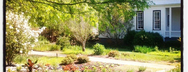 Columbus Botanical Garden is one of Lugares favoritos de Lauren.