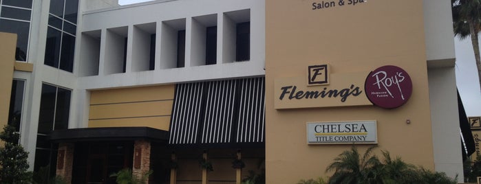 Fleming's Prime Steakhouse & Wine Bar is one of Tempat yang Disukai Chris.