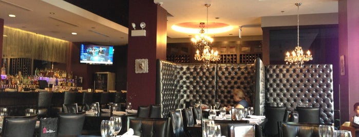 India House Restaurant is one of Locais salvos de Nikkia J.