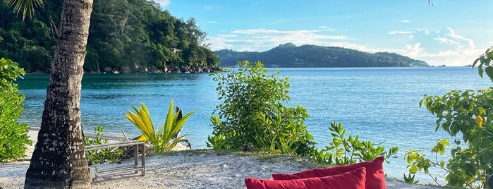 Maia Luxury Resort And Spa Mahe is one of Ew.