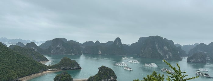 Đền Ti Tốp (Titop Temple) is one of 海外旅行で行ってみたい.