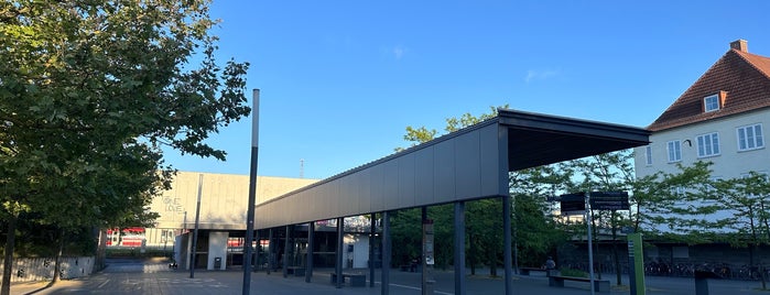 Dessau Hauptbahnhof is one of Bahnhöfe.