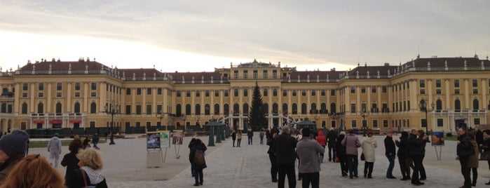 Palacio De Schönbrunn is one of viyana.