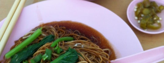 Leung Kee Noodle Shop is one of Teresa’s Liked Places.