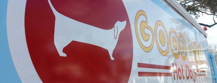 Good Dog Food Truck is one of Andrew : понравившиеся места.