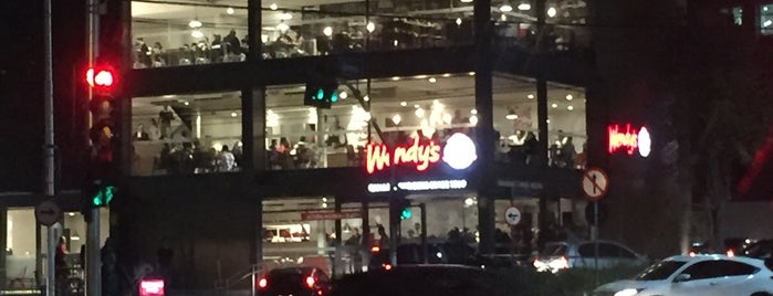 Wendy's is one of Só no Rolê.