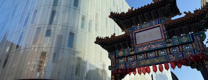 Chinatown Gate is one of London 🇬🇧.