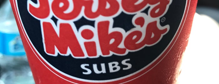 Jersey Mike's Subs is one of Lugares favoritos de John.