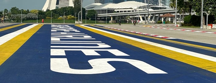 Singapore F1 GP: Turns 18 & 19 (formerly 21 & 22) is one of Singapore Formula 1 Grand Prix.
