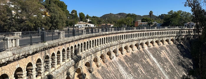 Presa Conde De Guadalhorce is one of Ardales.