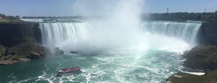 Niagarafälle (Kanada) is one of Places to go before you die.