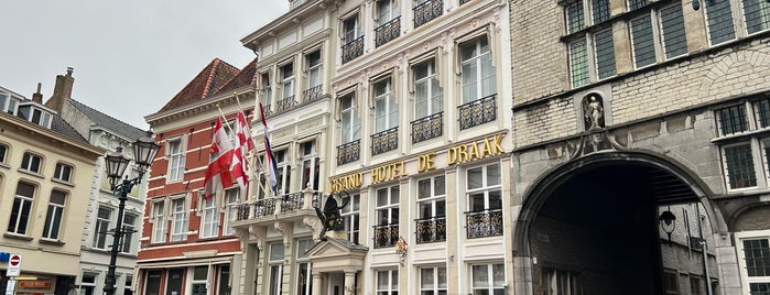 Bergen op Zoom is one of Antwerpen.