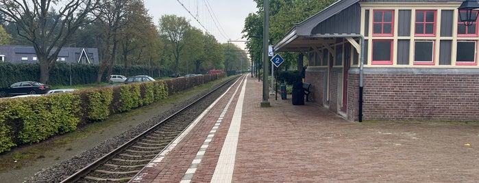 Station Den Dolder is one of places.