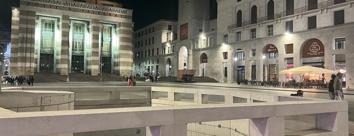Piazza della Vittoria is one of Silvia's Favorites.