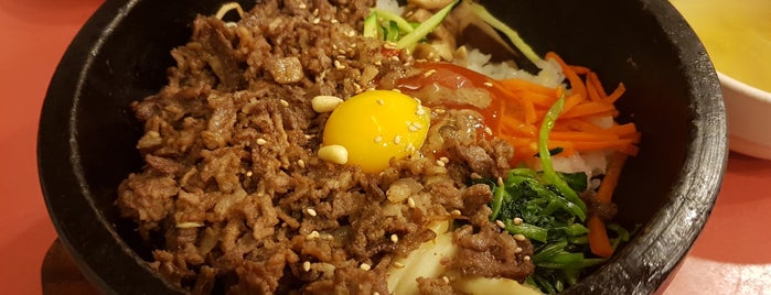 전주비빔밥 is one of Changさんの保存済みスポット.