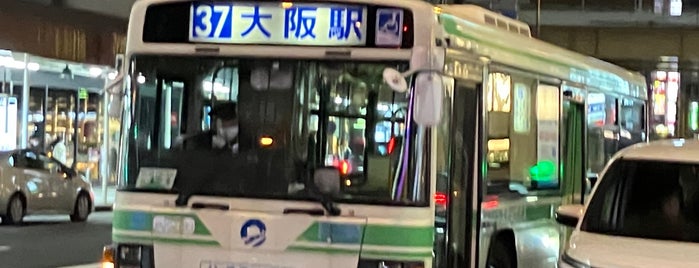 曽根崎警察署バス停 is one of 大阪駅.
