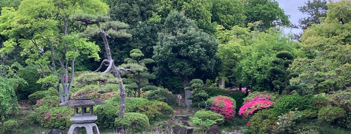 Osaka Castle Japanese Garden is one of 大阪城の見所.