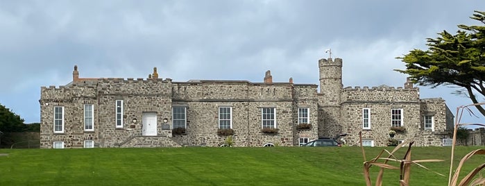 The Bude Castle is one of Orte, die Paul gefallen.