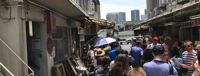 うまい鮨勘 築地市場店 is one of Top Experiences in Tokyo.