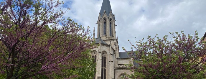 Église Saint-Georges is one of Lione.