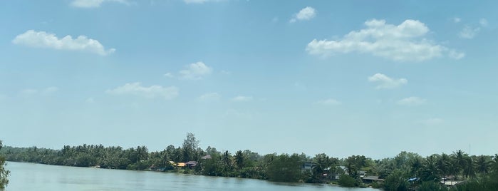 คลองฉนาก is one of Top Places Surat Thani.