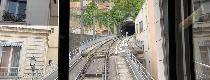 Métro Vieux Lyon Ⓓ [F1,F2] is one of Lyon!.